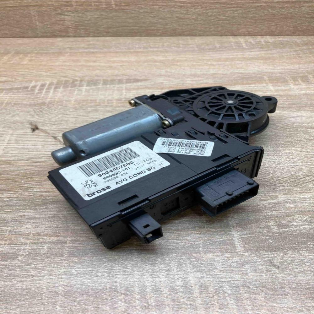 9634457580 990830 101  Front door window regulator motor Peugeot 307