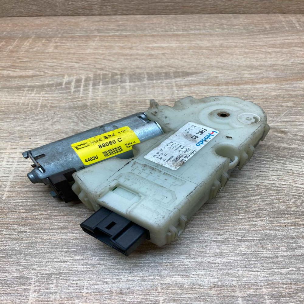88060C 1700469J  Sunroof motor/actuator Peugeot 607