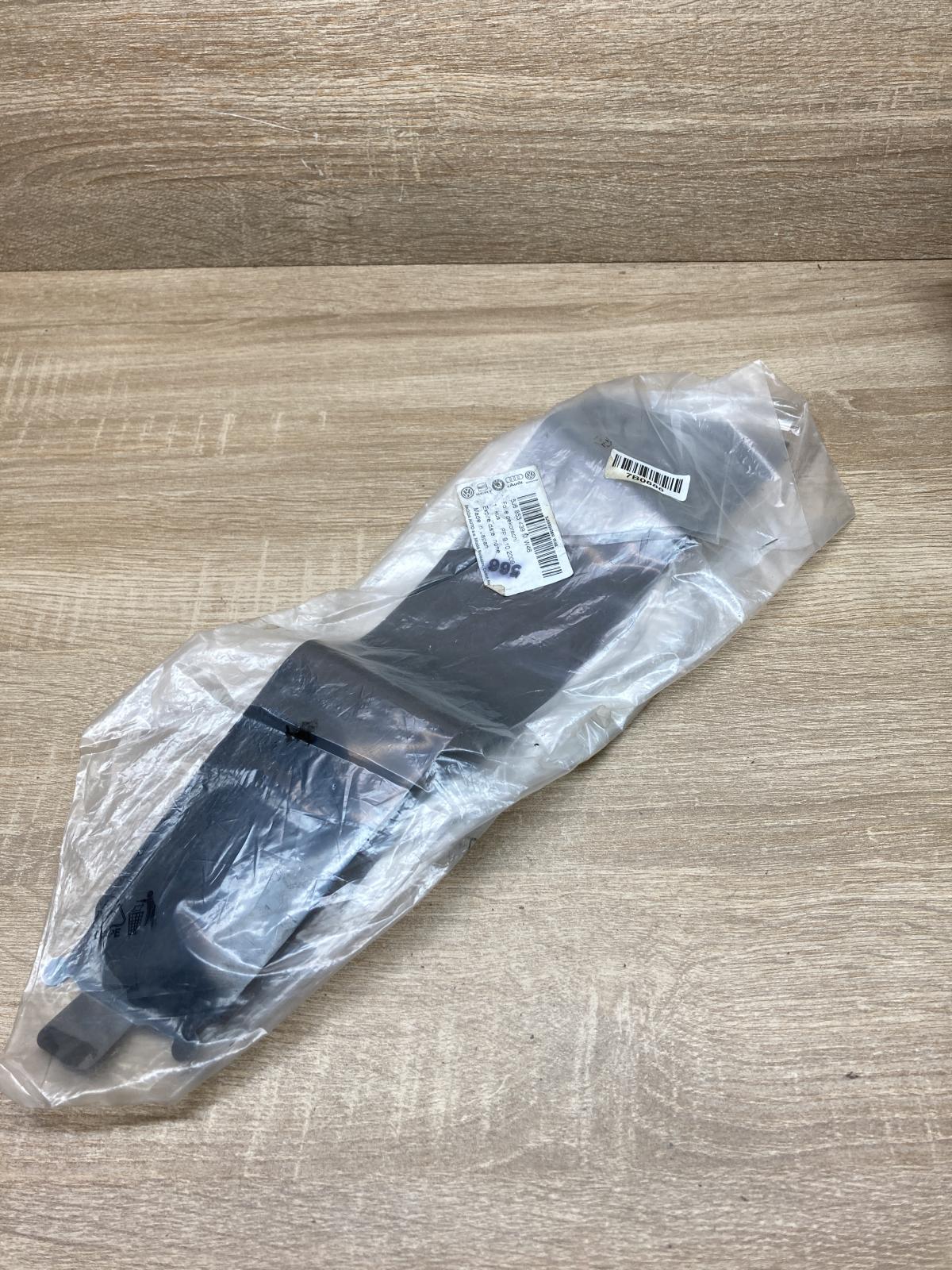 5J6853439M   Front door window/glass frame Skoda Fabia Mk2 (5J)