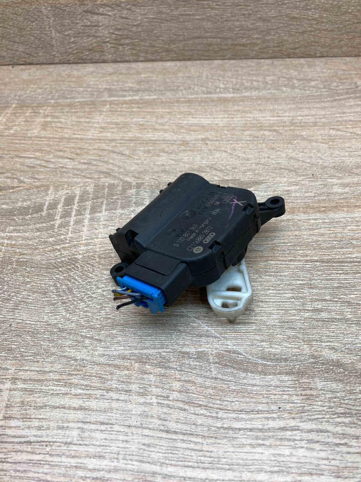 0132801363 116880 2872 With Plug Air flap motor/actuator Volkswagen Golf Plus