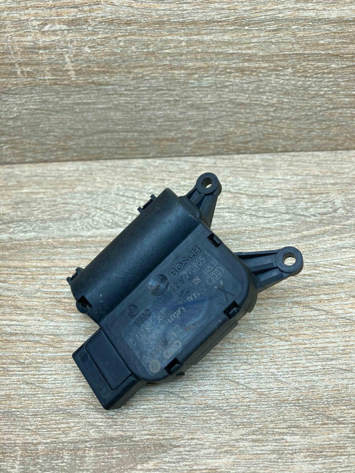 0132801363 116880 2872  Air flap motor/actuator Volkswagen Golf Plus
