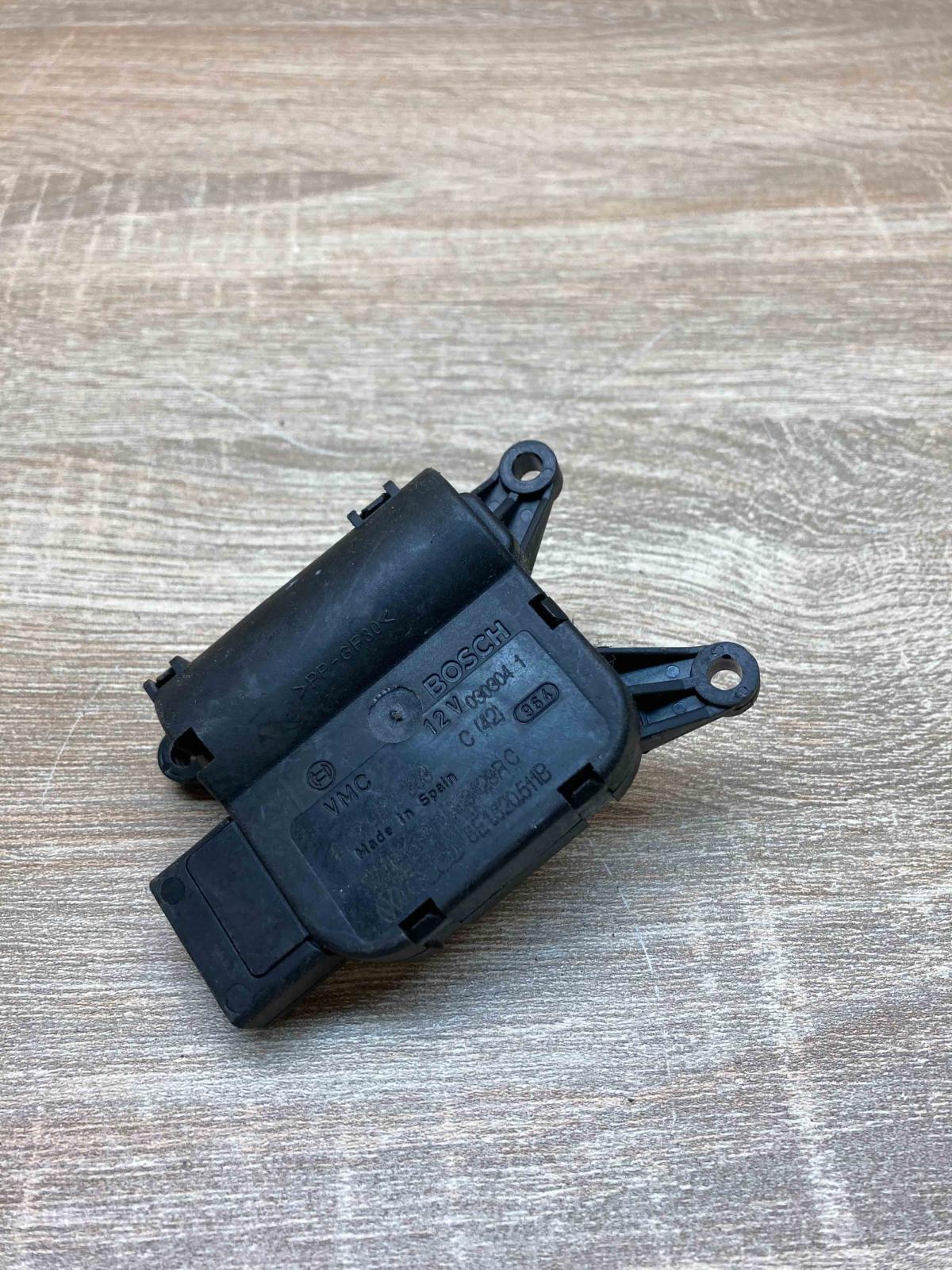 8E1820511B 0132801303  Air flap motor/actuator Audi A4 S4 B6 8E 8H