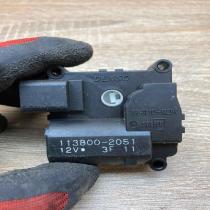 113800 2051   Air flap motor/actuator Toyota Avensis Verso