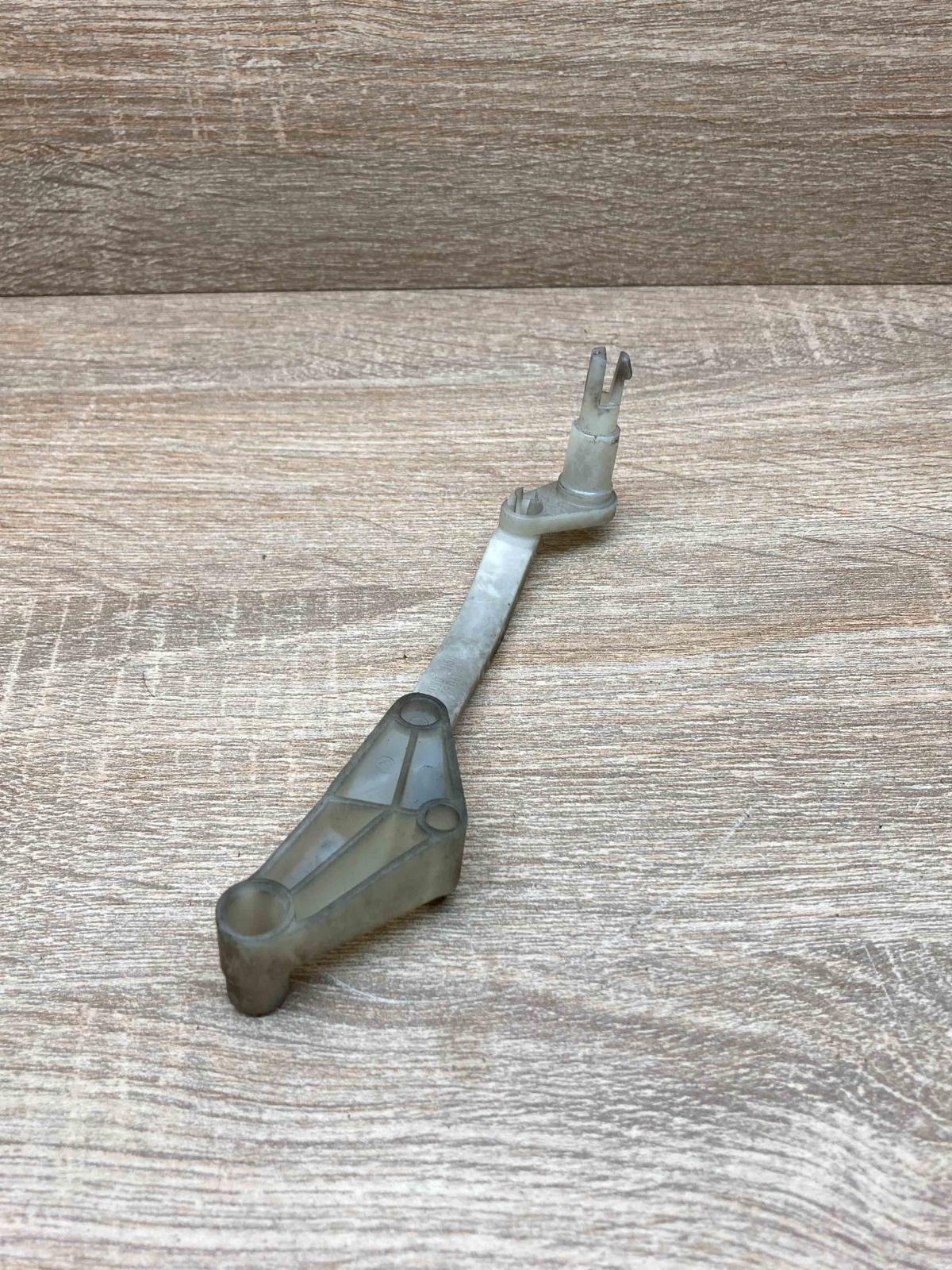 663068M 663066W  Air flap motor/actuator Volkswagen Golf VI