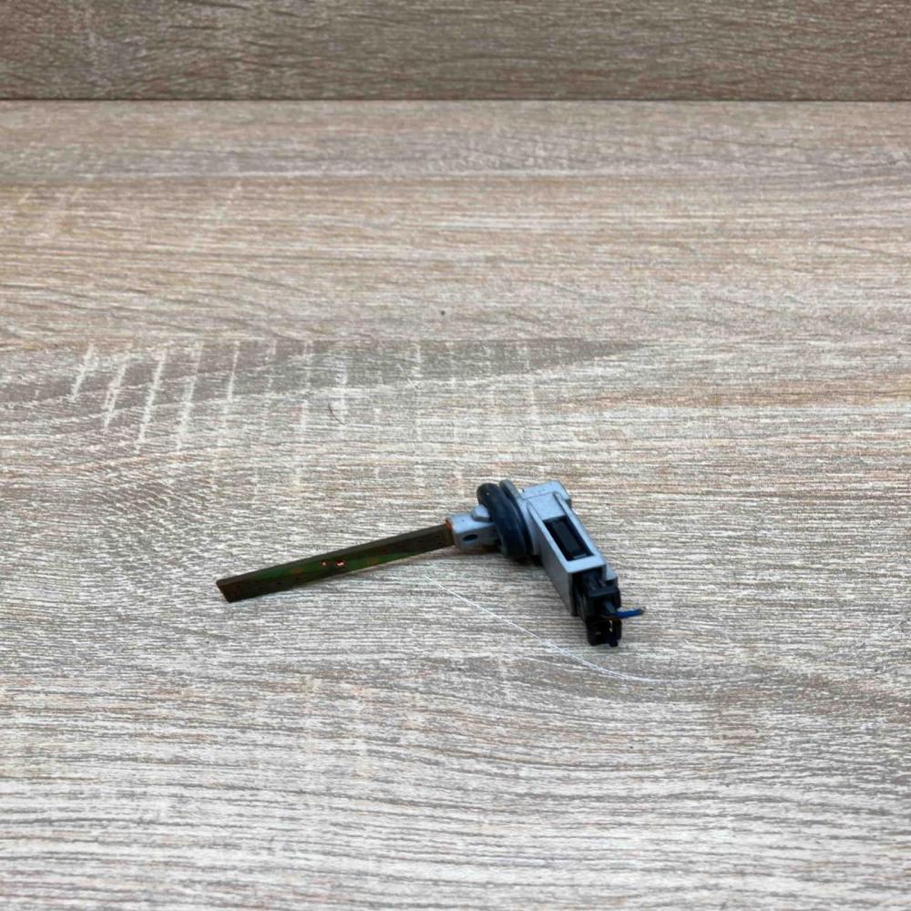 4B0820539  With Plug Interior temperature sensor Volkswagen PASSAT B6