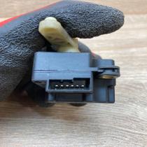 74932E 200402  Air flap motor/actuator Volvo S60