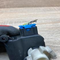1K0907511D 0132801337 With Plug Air flap motor/actuator Volkswagen Touran I