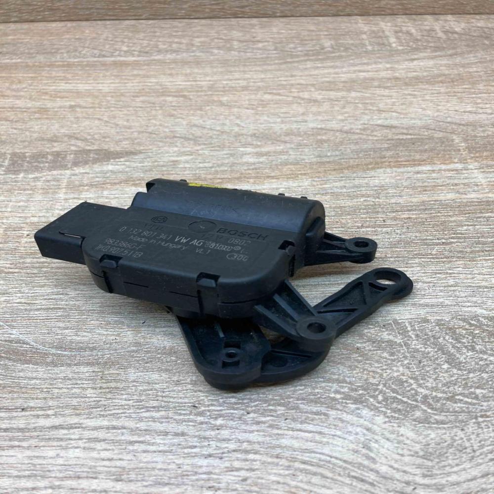 1K0907511B 0132801341  Air flap motor/actuator Volkswagen Golf V