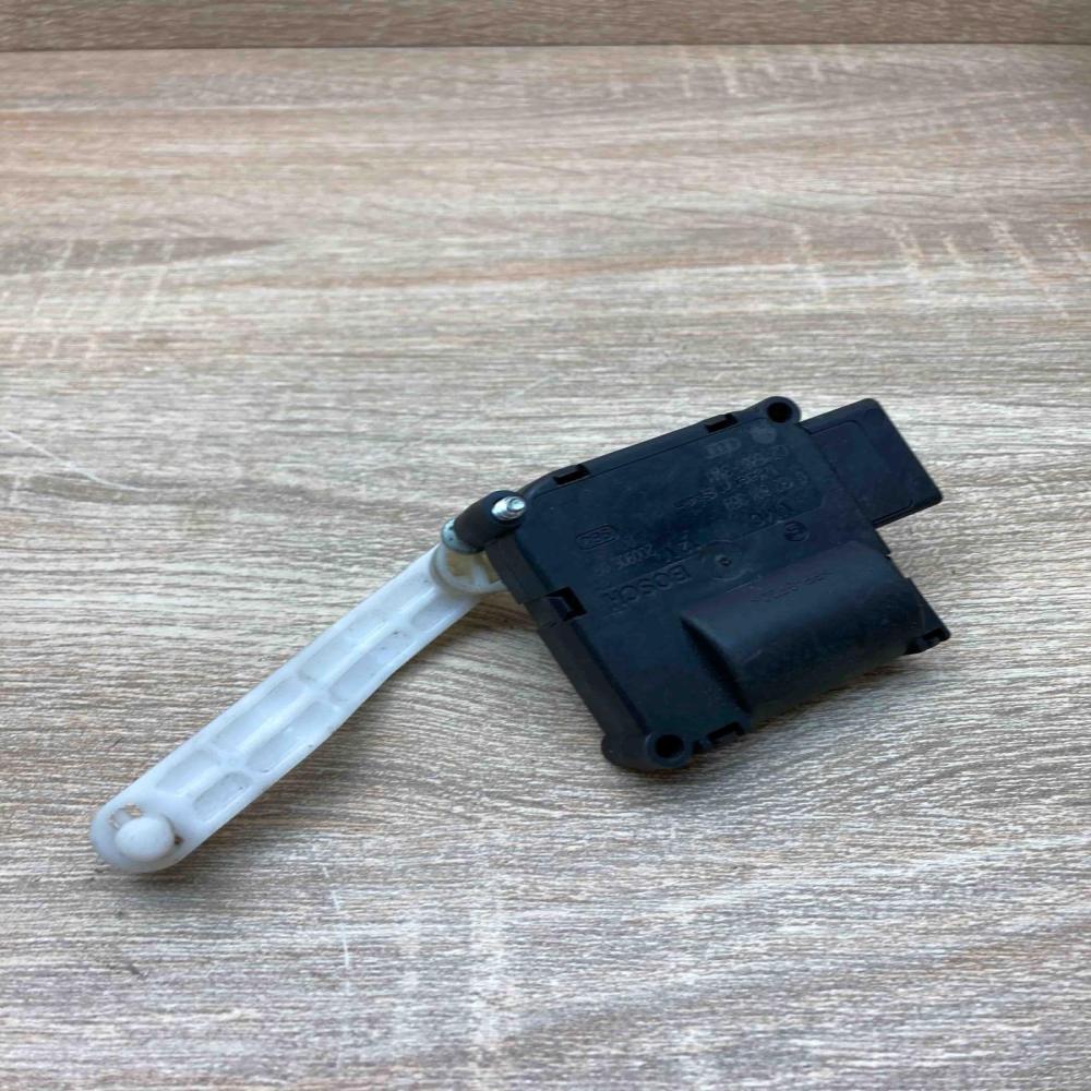 4F0820511A 0132801359  Air flap motor/actuator Audi A6 S6 C6 4F