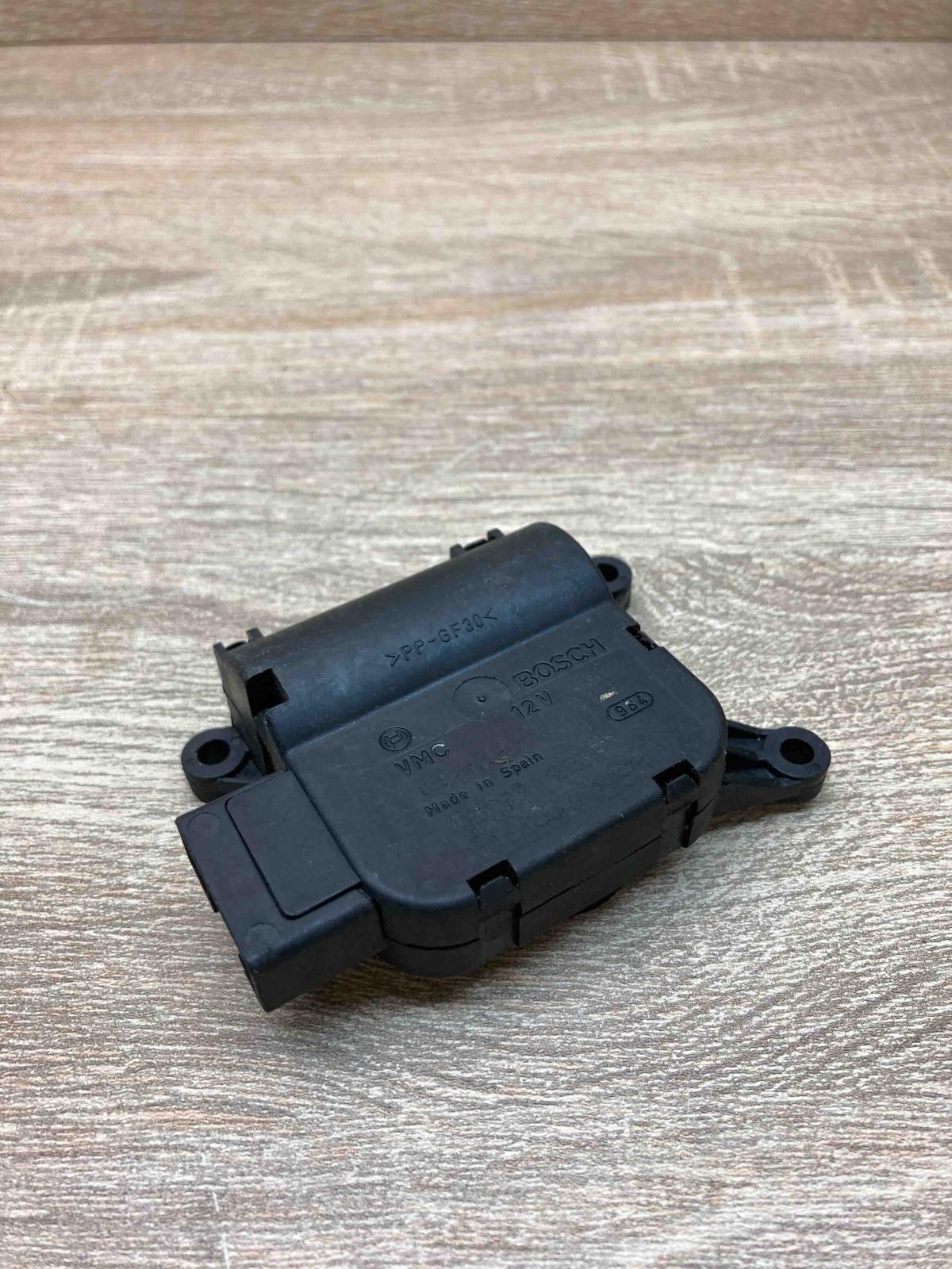 8E1820511B 0132801303 Used Air flap motor/actuator Audi A4 S4 B6 8E 8H