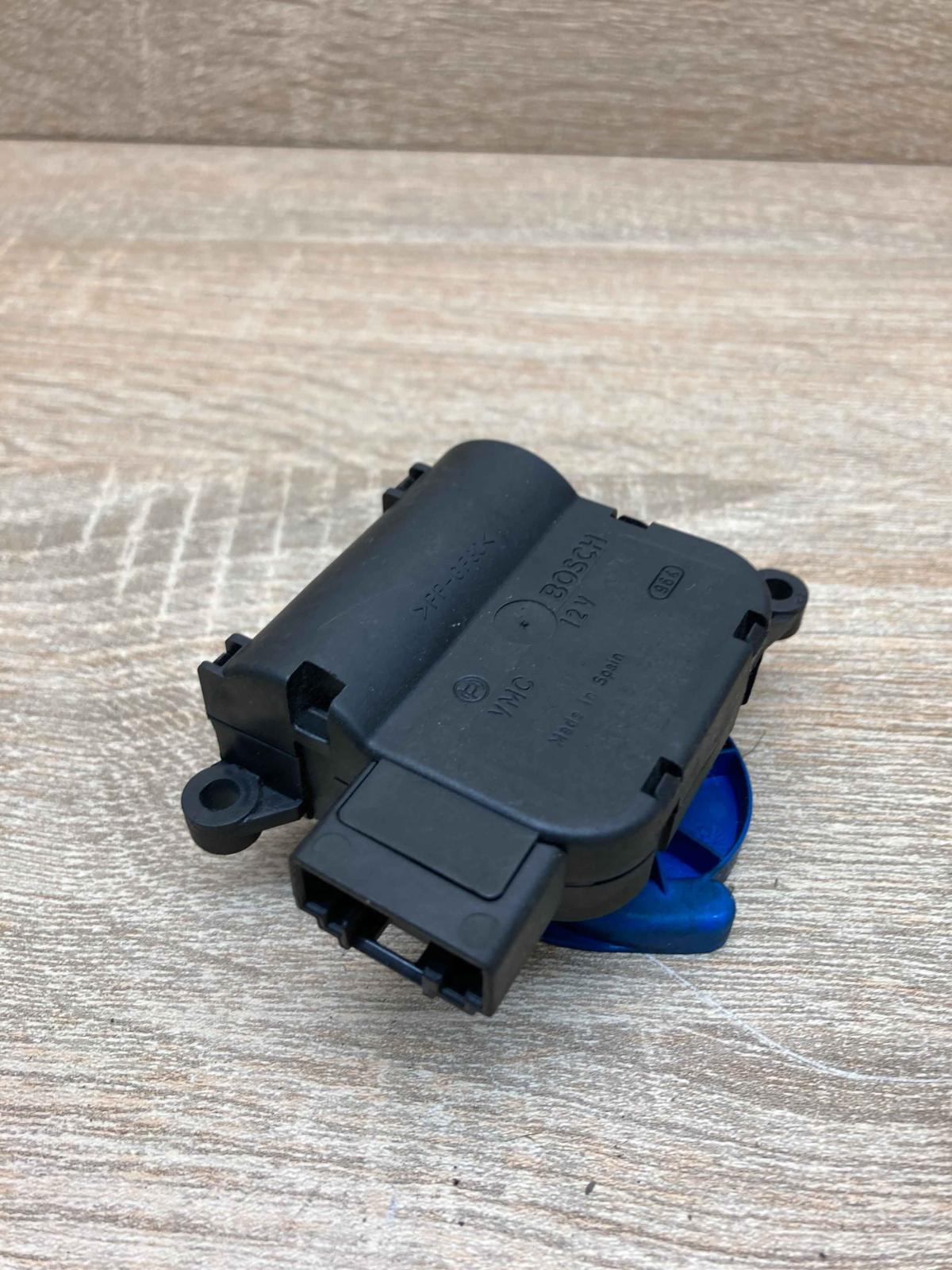 8E1820511F 0132801322  Air flap motor/actuator Audi A4 S4 B6 8E 8H