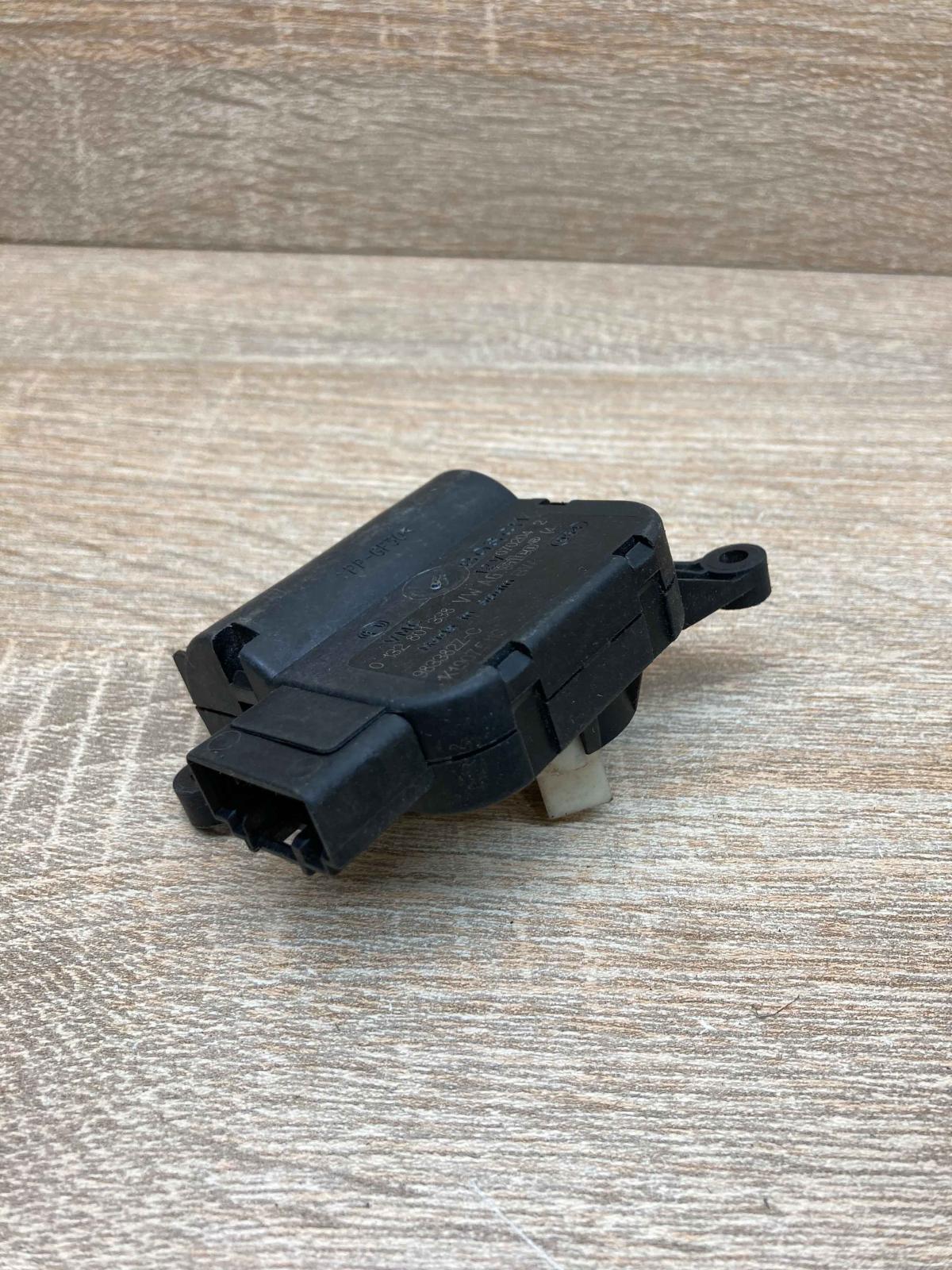 1K1907511G 0132801338  Air flap motor/actuator Volkswagen Touran I