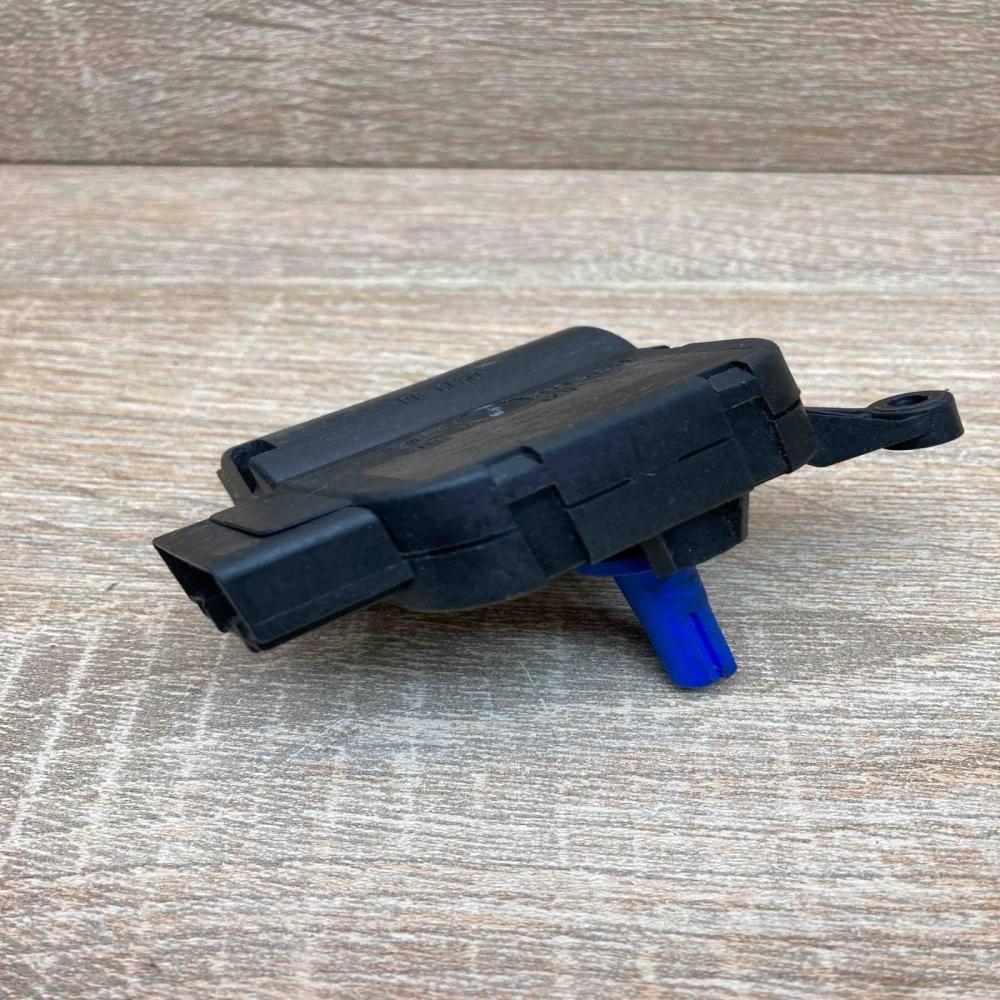 8E1820511D 0132801305  Air flap motor/actuator Audi A4 S4 B6 8E 8H