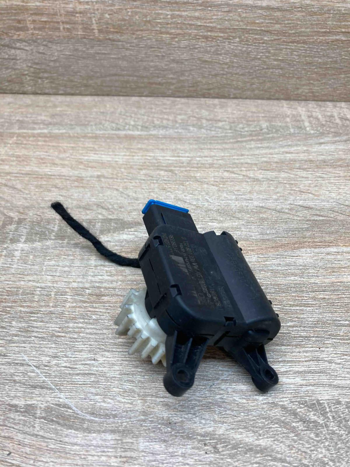 1K0907511C 0132801336 With Plug Air flap motor/actuator Volkswagen PASSAT B6