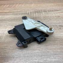 063700 7960 2120 12V 5F  Air flap motor/actuator Toyota Prius (XW20)