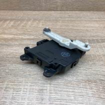 063800 0240 Used  Air flap motor/actuator Toyota Prius (XW20)