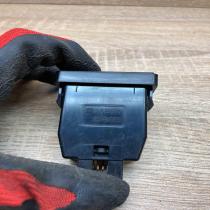 15A685   Hand parking brake switch Toyota Prius (NHW20)