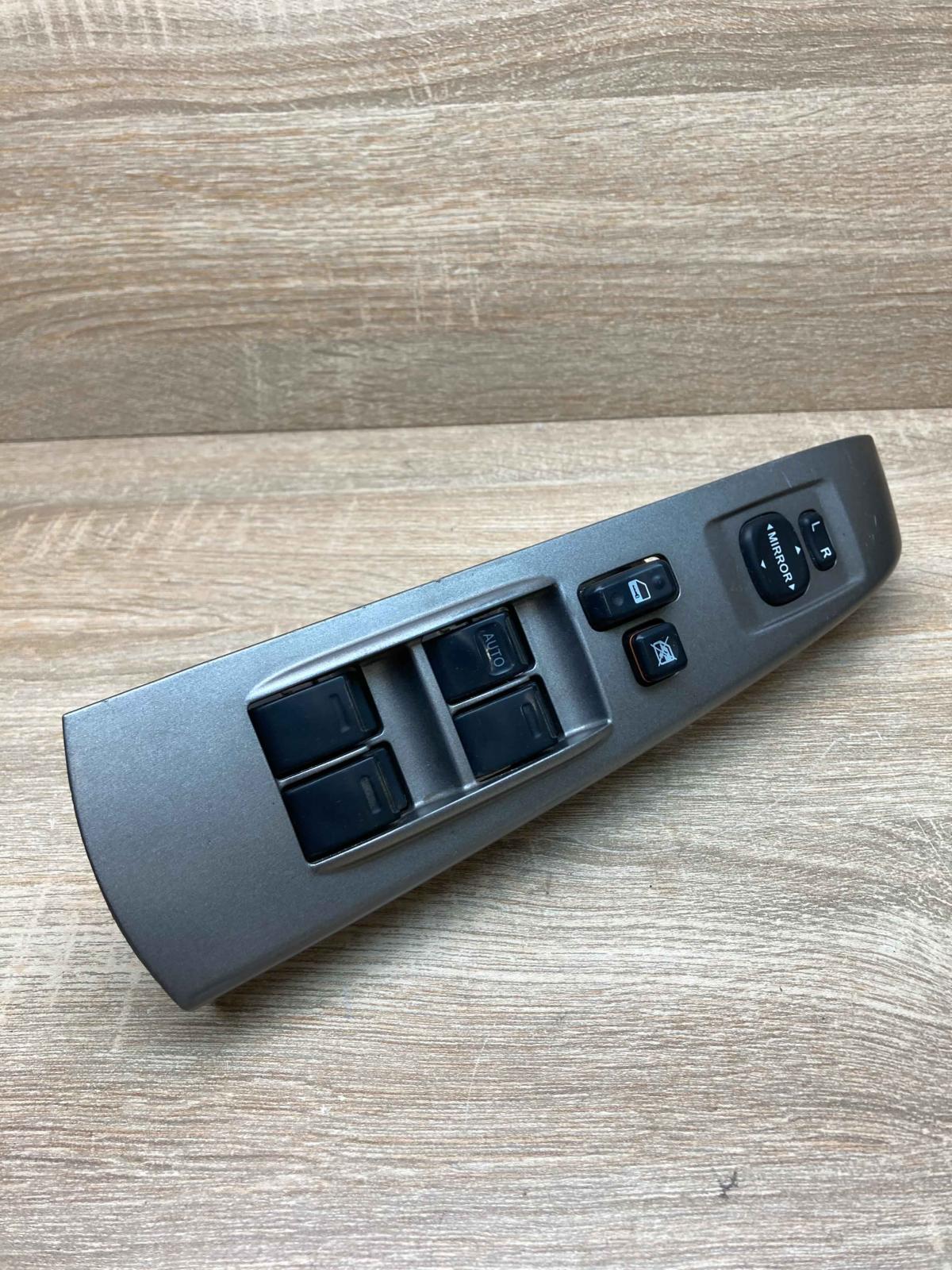 84820 47021 515051 HM4702 LHD Electric window control switch Toyota Prius (XW20)