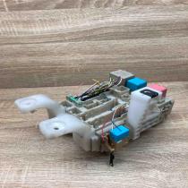 80411 6048 8G31 1496  Fuse module Toyota Prius (XW20)