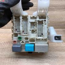 40123 0216 4E11 0825  Fuse module Toyota Prius (XW20)