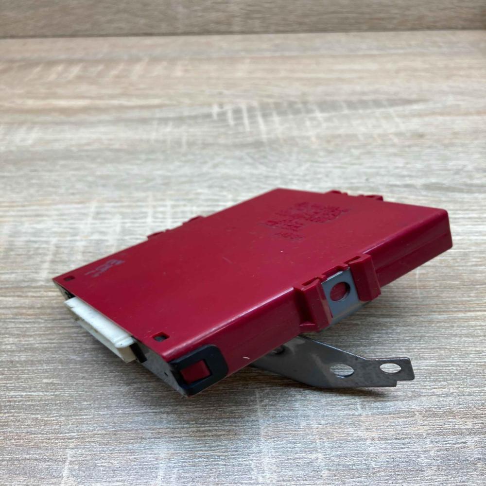89111 47040 232400 5280 Used Gateway control module Toyota Prius (XW20)