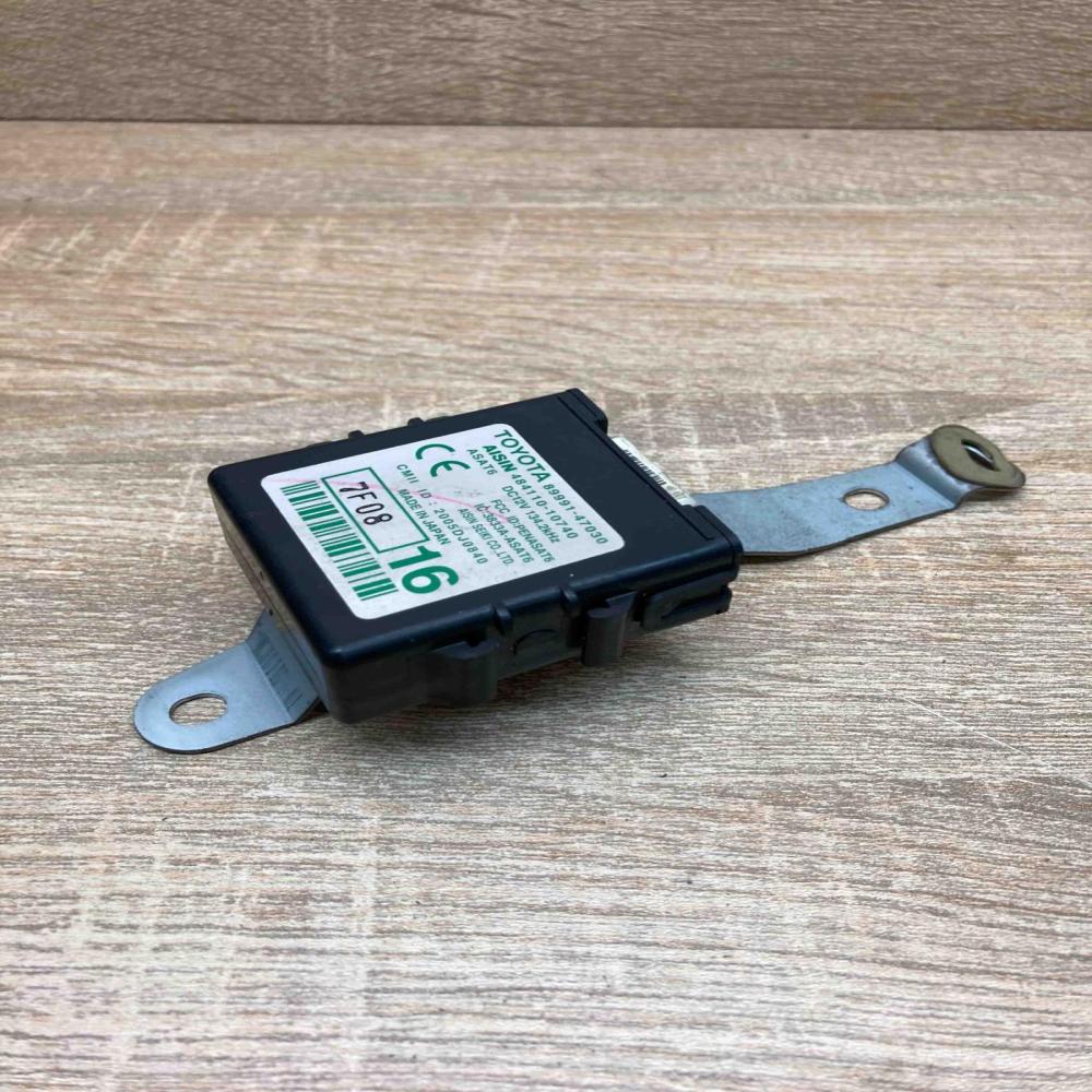 89991 47030 484110 10740  Door control unit/module Toyota Prius (XW20)