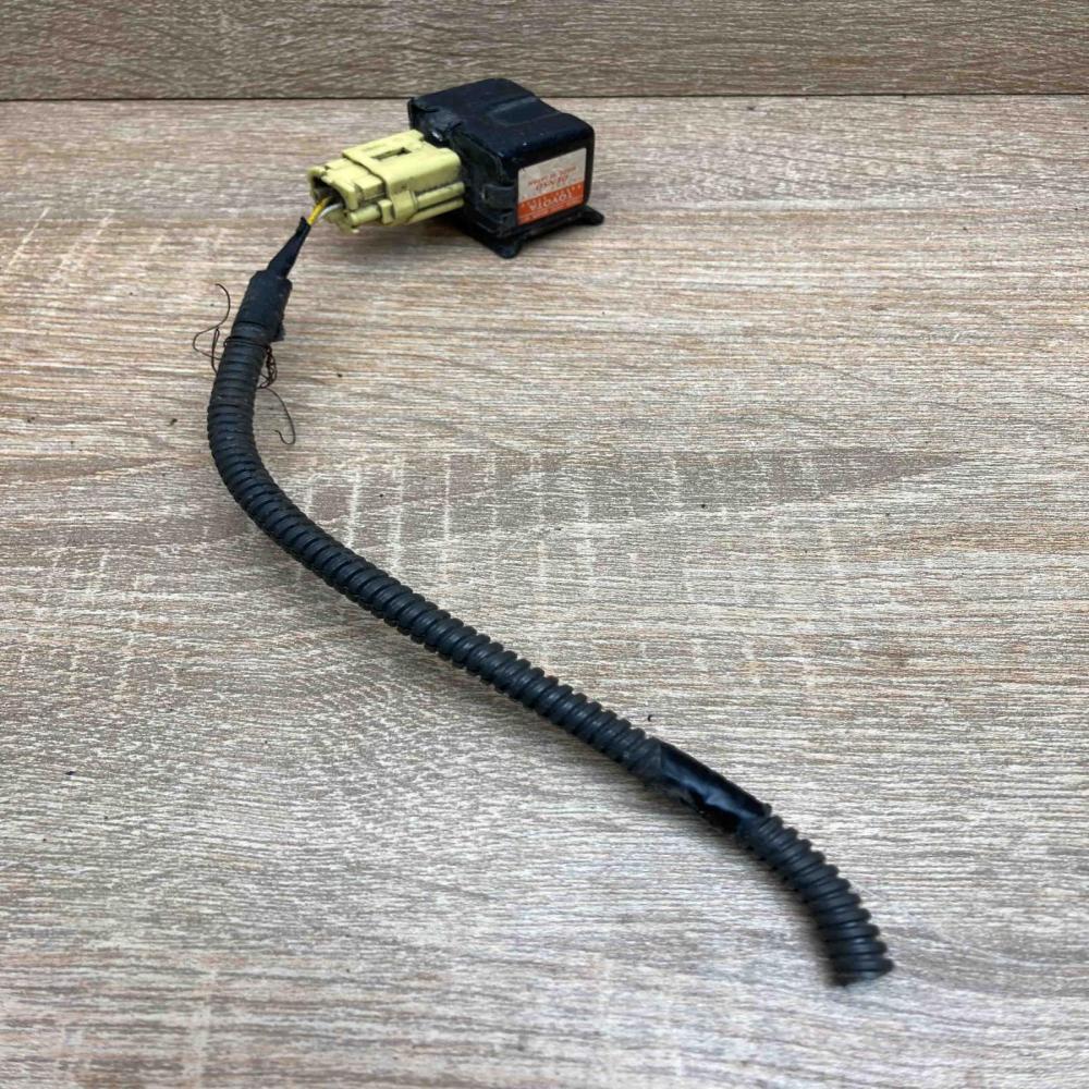 G4845 47020 187600 5720 With Plug Airbag deployment crash/impact sensor Toyota P
