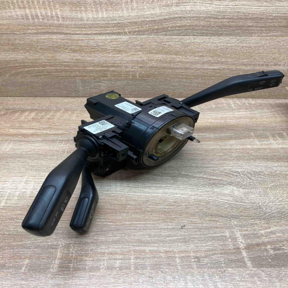 3C9953513C 3C0959653B  Wiper turn signal indicator stalk/switch Volkswagen PASSA