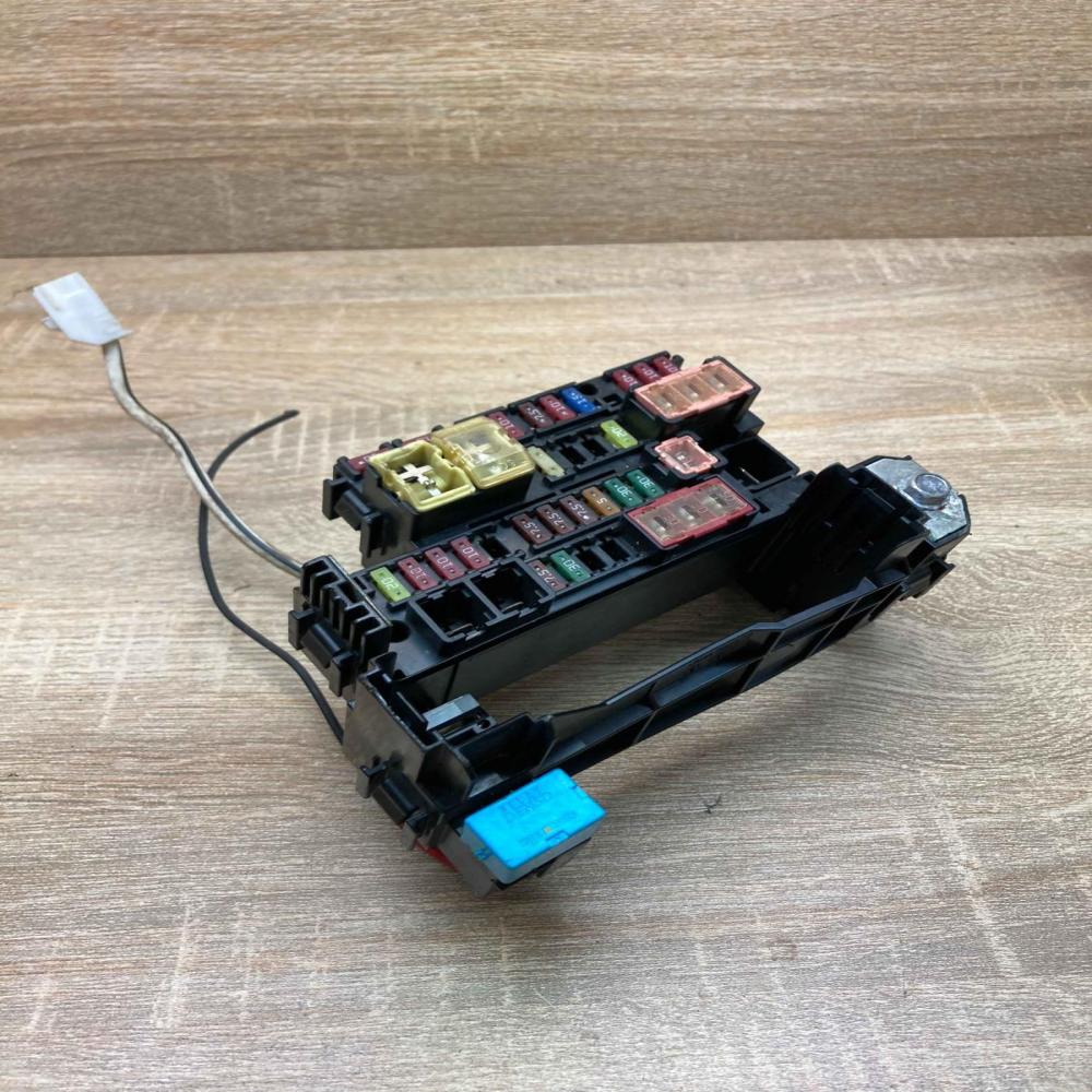 0046 3WYA2   Fuse box set Volkswagen PASSAT B6