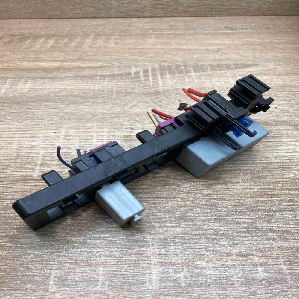 1K1937503   Fuse box set Volkswagen PASSAT B6