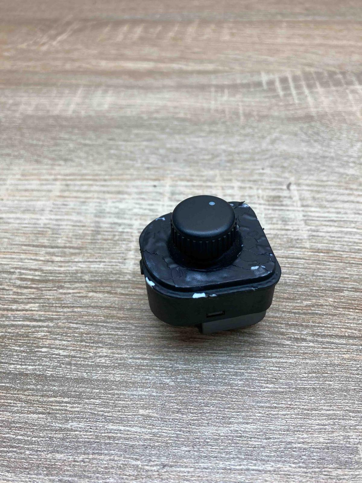 1K0959565G   Wing mirror switch Volkswagen PASSAT B6