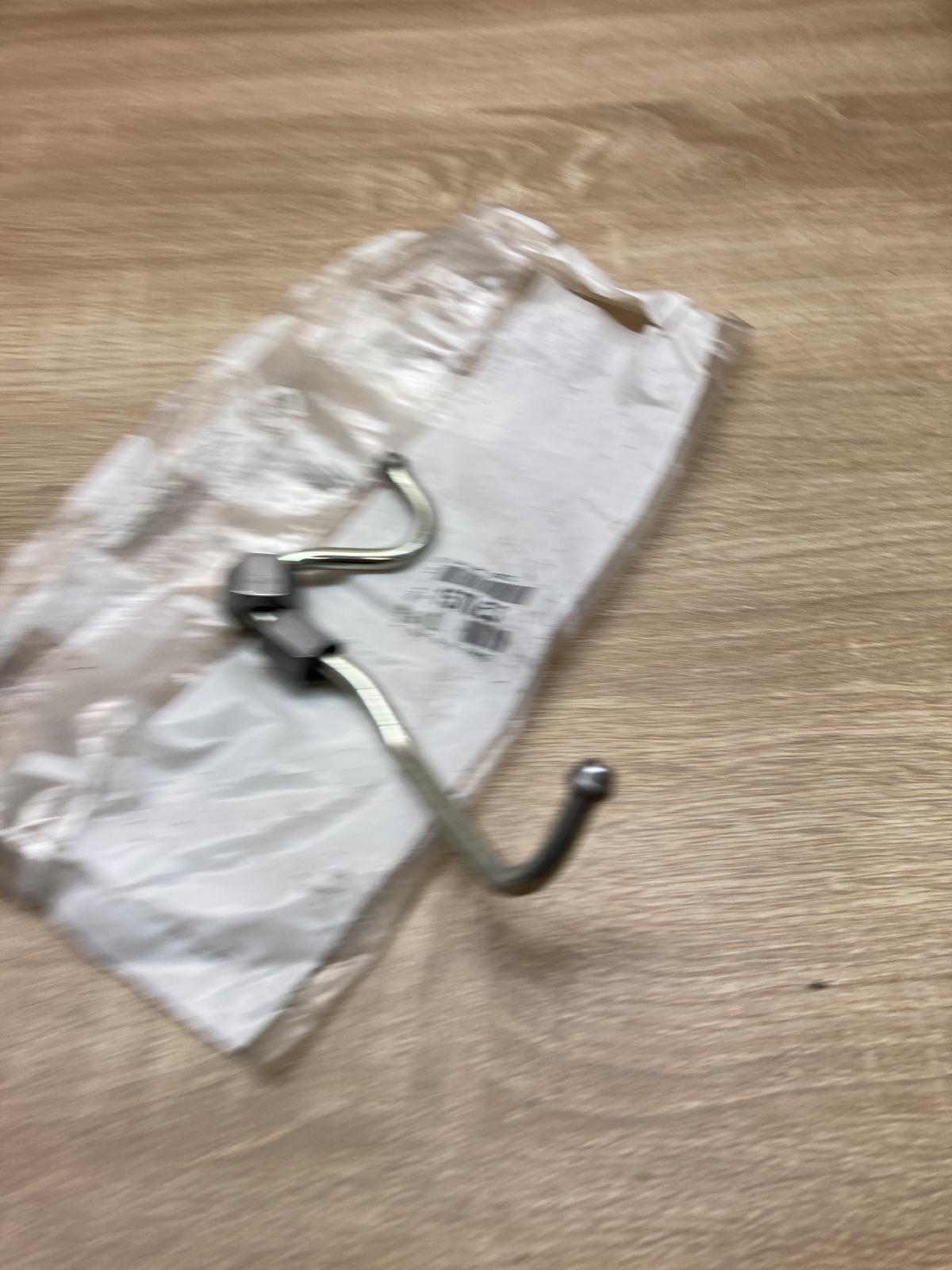 1570E3   Fuel line pipe Citroen C3