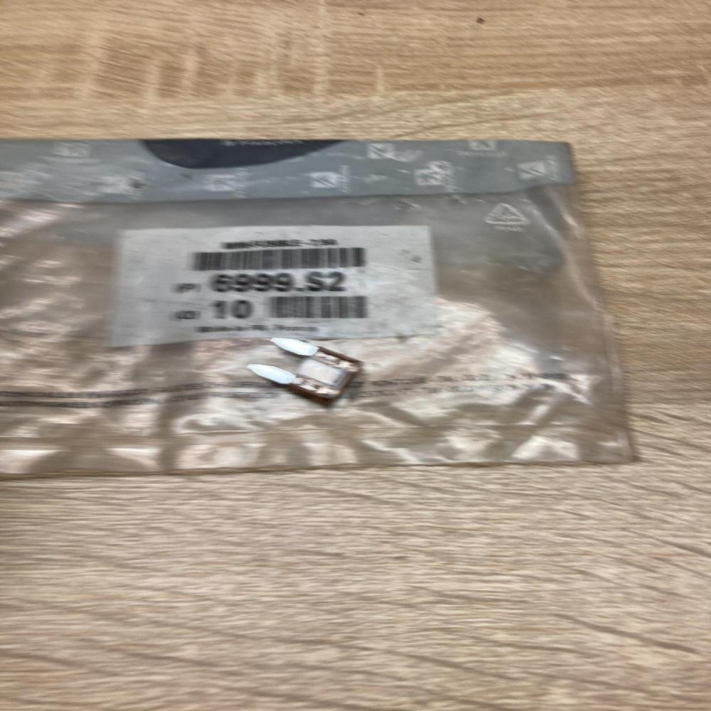 6999S2 7.5A  Fuse Citroen DS3