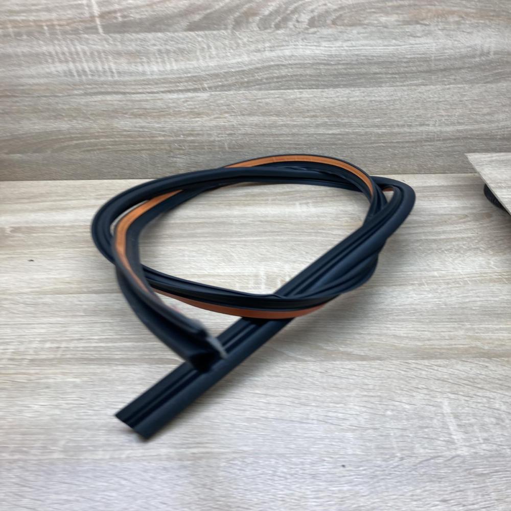 9023NG   Front door rubber seal Citroen C3