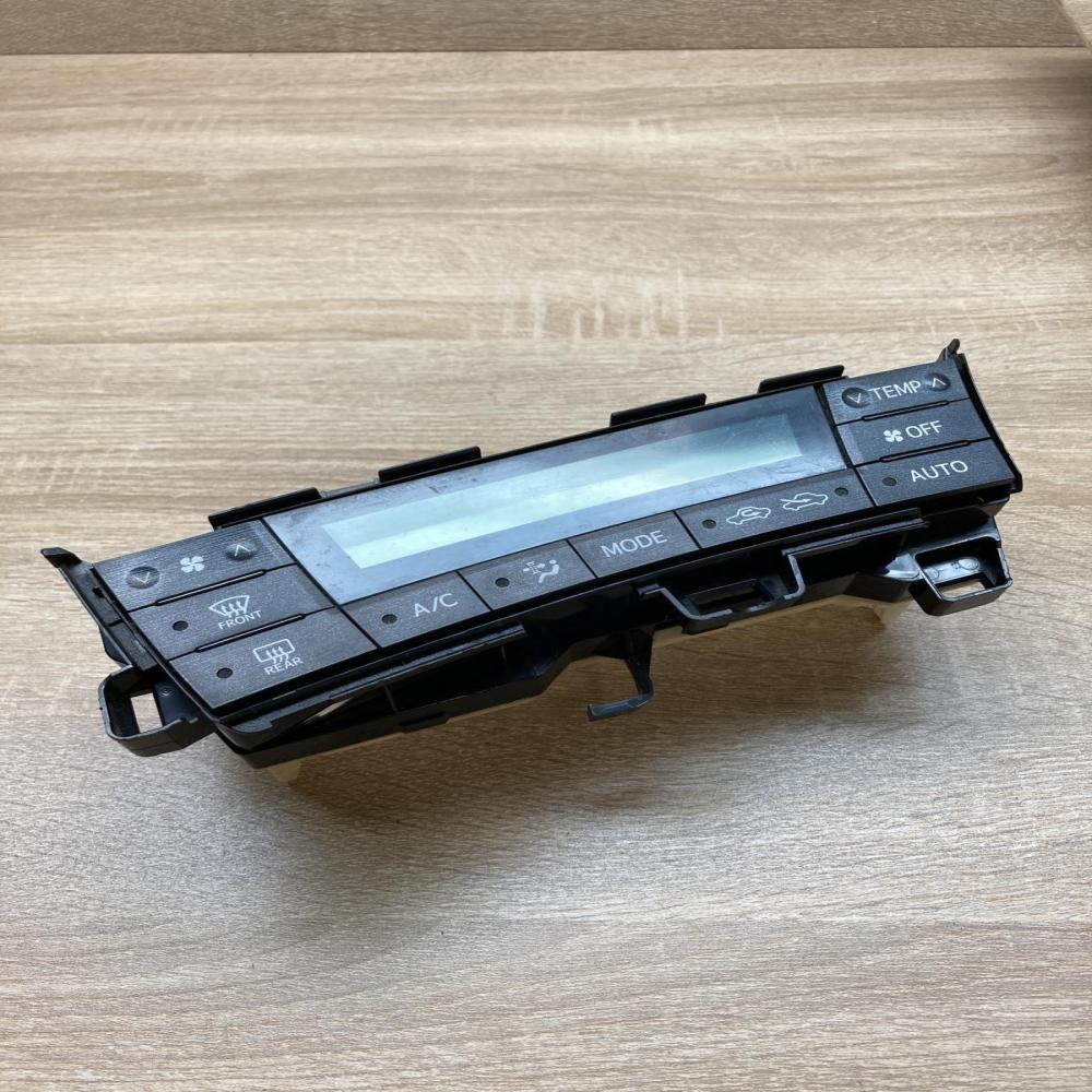 75D725 55900 47010  Climate control unit Toyota Prius (XW30)