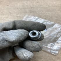 7703034256   Nuts/bolts Renault Master II