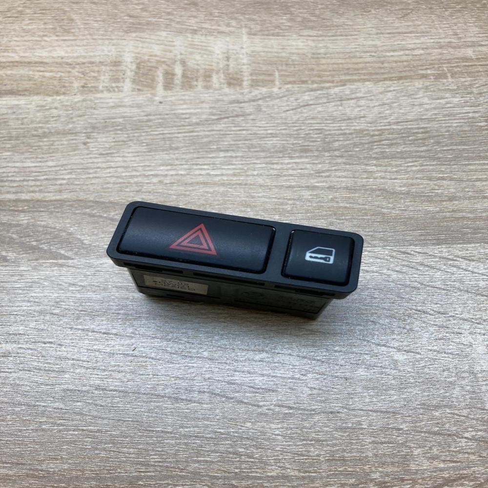 8368920   Hazard light switch BMW 3 E46