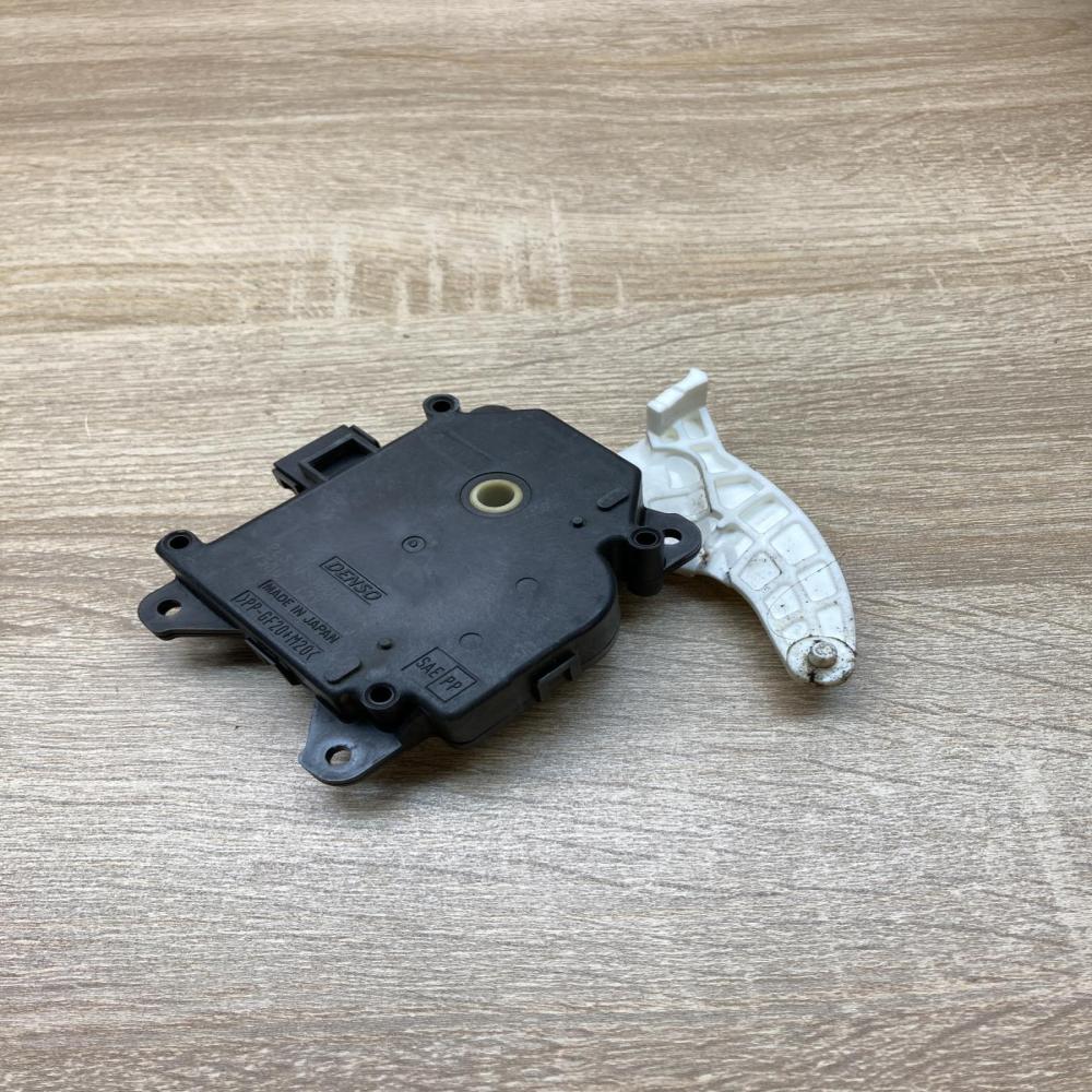 063800 0181 0638000181  Air flap motor/actuator Toyota Prius (XW30)