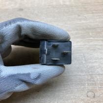 90506697   Other relay Opel Omega B2
