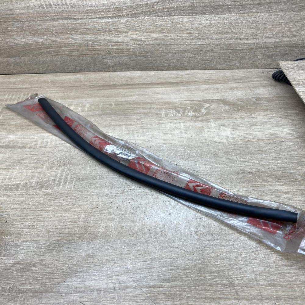 9023F14 9023 F14  Front door glass trim molding Citroen Berlingo