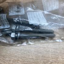 6924G7  5 Pcs Nuts/bolts Peugeot 308