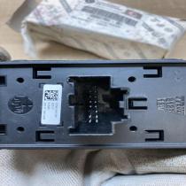 6000627954 001 6000627954  Electric window control switch Alfa Romeo Giulia