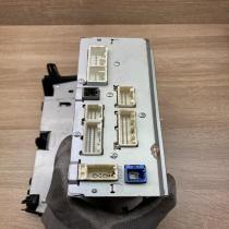 86140 47020 8614047020  Radio/CD/DVD/GPS head unit Toyota Prius+ (ZVW40)