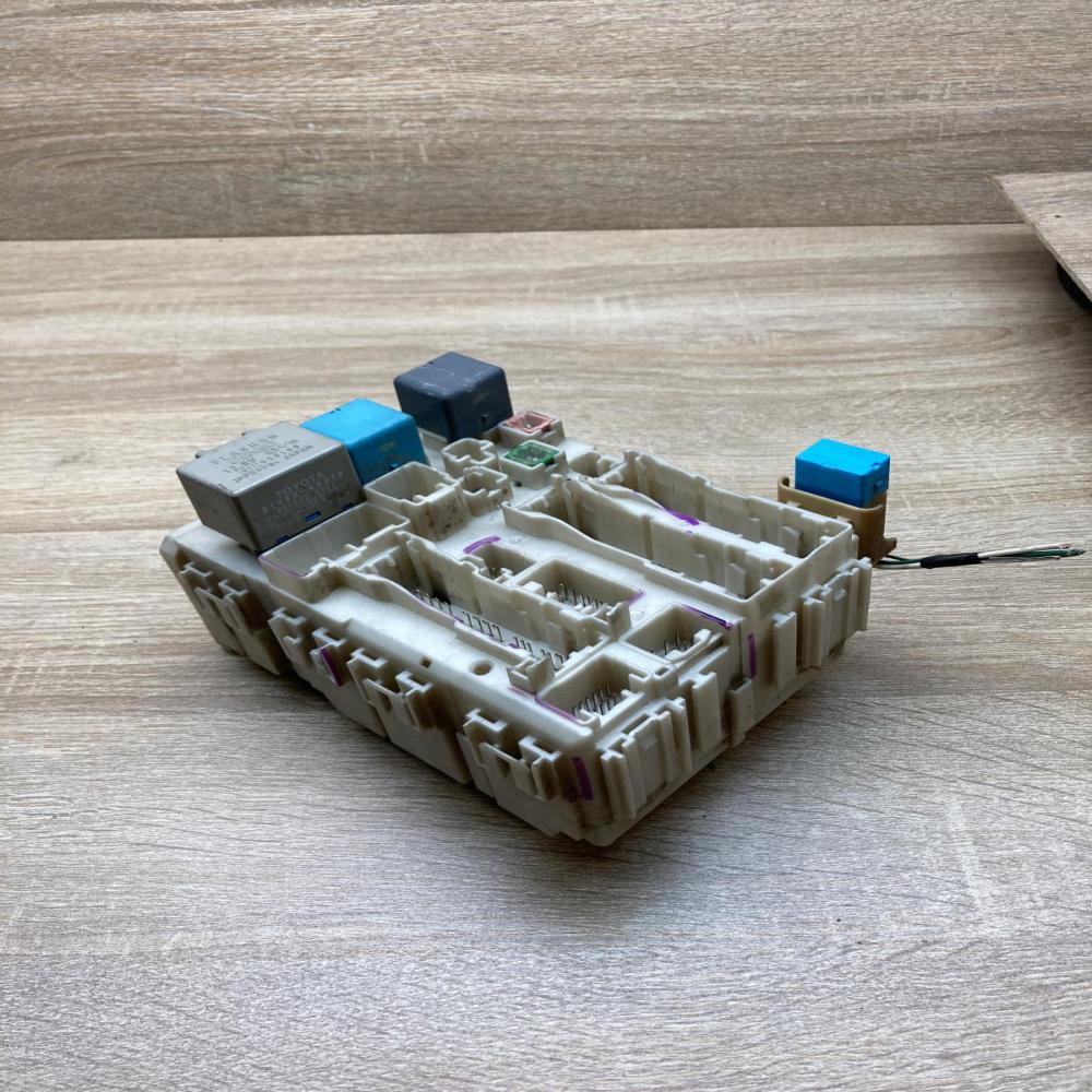 5F06 1146 0207 5E09  Fuse module Toyota RAV 4 (XA30)