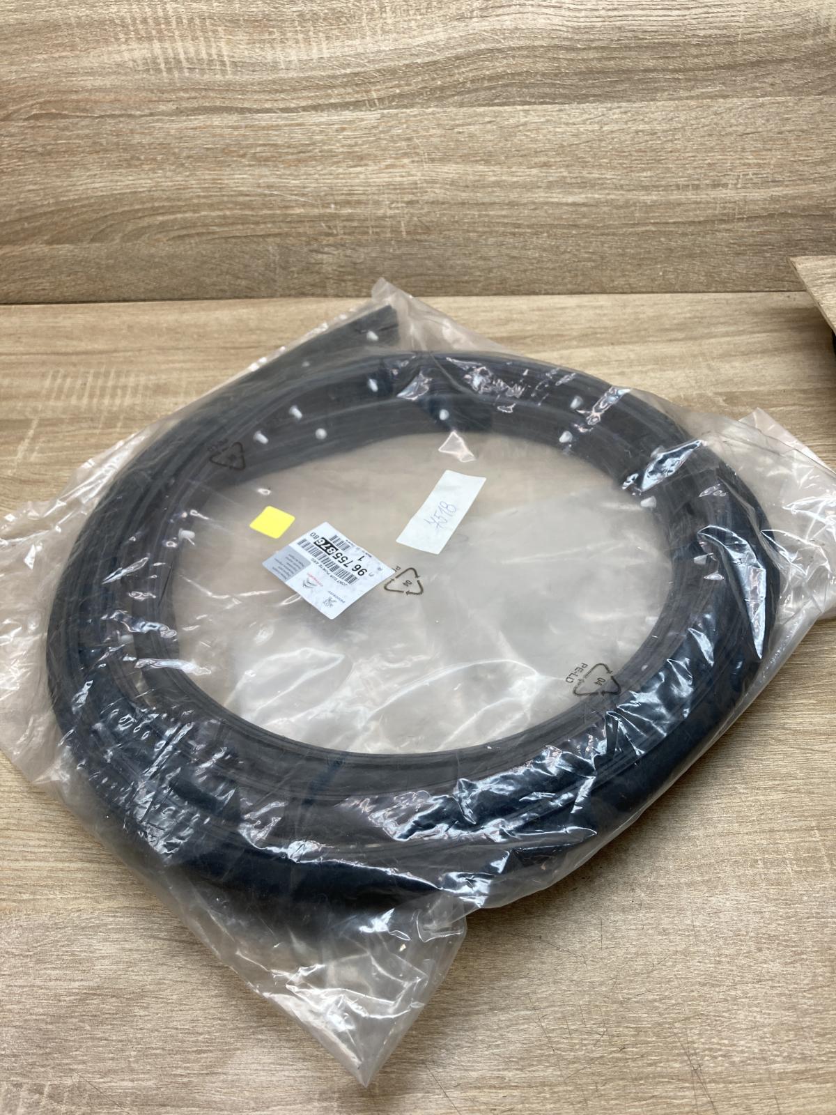 9675587680   Rubber seal rear door Citroen C-Elysée