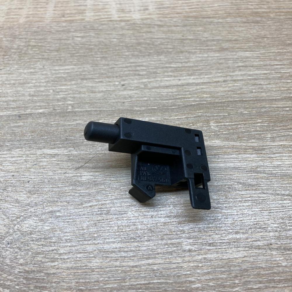 1J0947561   Other switches/knobs/shifts Skoda Octavia Mk2 (1Z)
