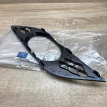 A2118850422   Front fog light trim/grill Mercedes-Benz E W211