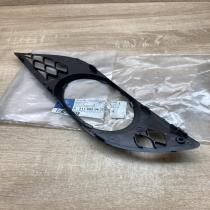 A2118850422   Front fog light trim/grill Mercedes-Benz E W211