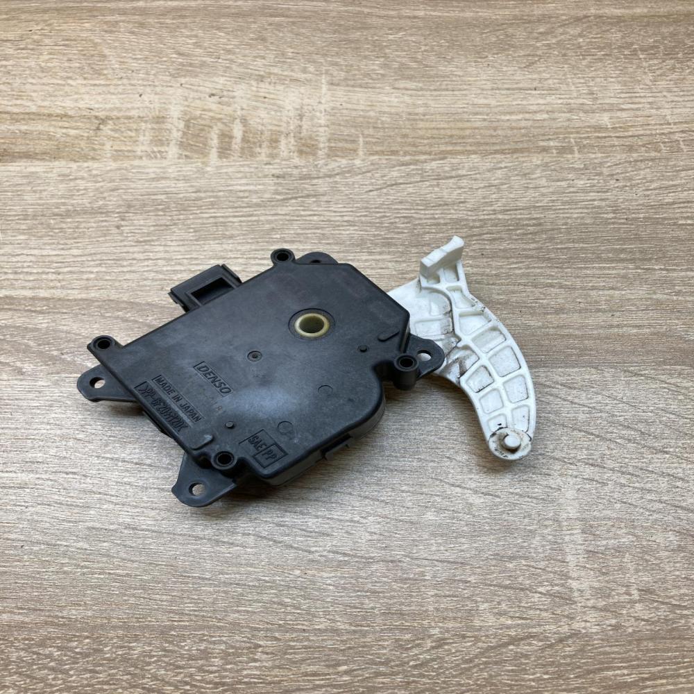 063800 0181 0638000181  Air flap motor/actuator Toyota Prius (XW30)