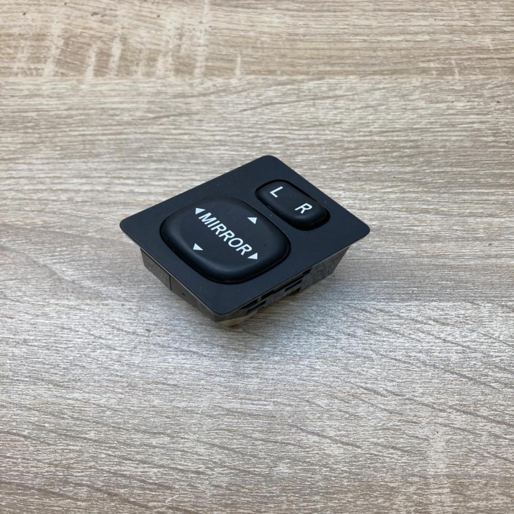183574 769746D  Wing mirror switch Toyota Avensis T250